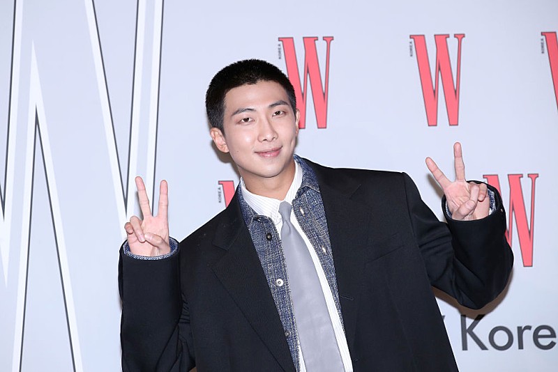 RM、BTSの新しい音楽は“本当にうまく仕上がっている”と明かす「どうか楽しみにしていて」