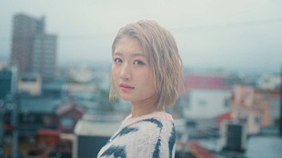 「NMB48、塩月希依音がセンターの新曲「青春のデッドライン」MV公開　11期研究生の初ロケ映像も解禁」