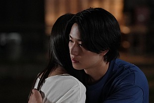 「「ひと夏の共犯者」ラストの月夜のシ－ンに「2人の心が美し過ぎる」 「“巧巳”橋本将生が“眞希”恒松祐里を抱き締める姿が泣けた」」