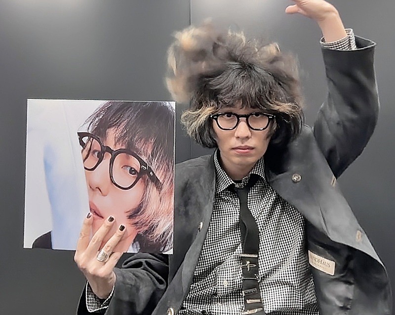 「Mega Shinnosuke、ニューAL『天使様』トレーラー映像公開&恒例の“MEGAジャケ”販売決定」1枚目/2