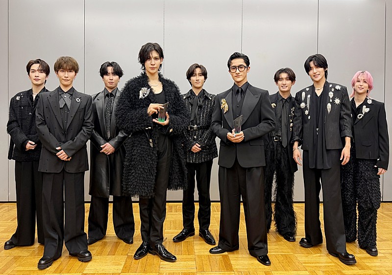 「【ビルボード 2025年 年間Top Albums Sales】Snow Manがミリオンを2作叩き出し、1位＆2位を独占（コメントあり）」1枚目/1