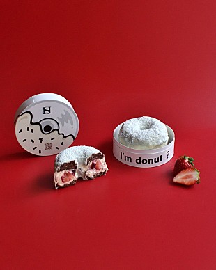 「SKY-HI×「I&#039;m donut？」がコラボ、グルテンフリーのCDサイズドーナツ『I&#039;m CD？』登場＜12/8訂正＞」