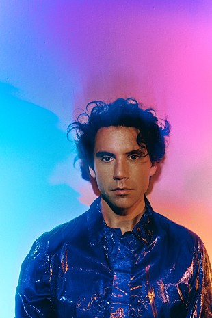 「MIKA、愛犬にインスパイアされた新曲「Immortal Love」公開」