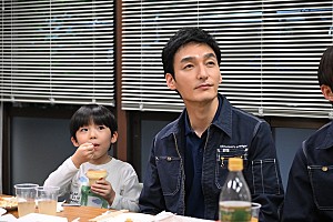 「「終幕のロンド -もう二度と、会えないあなたに-」「御厨ホ-ルディングス、よくこんな会社にみんな勤めているなと思う」「まあのんびりいこ-よ。大福でも食べて」」