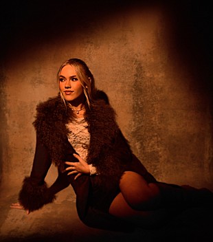 「フレイヤ・スカイ、新曲「silent treatment」は「心から愛している一曲」」