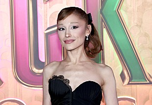 「アリアナ・グランデ、映画『ホーム・アローン』過激パロディで血みどろのケヴィン役に」