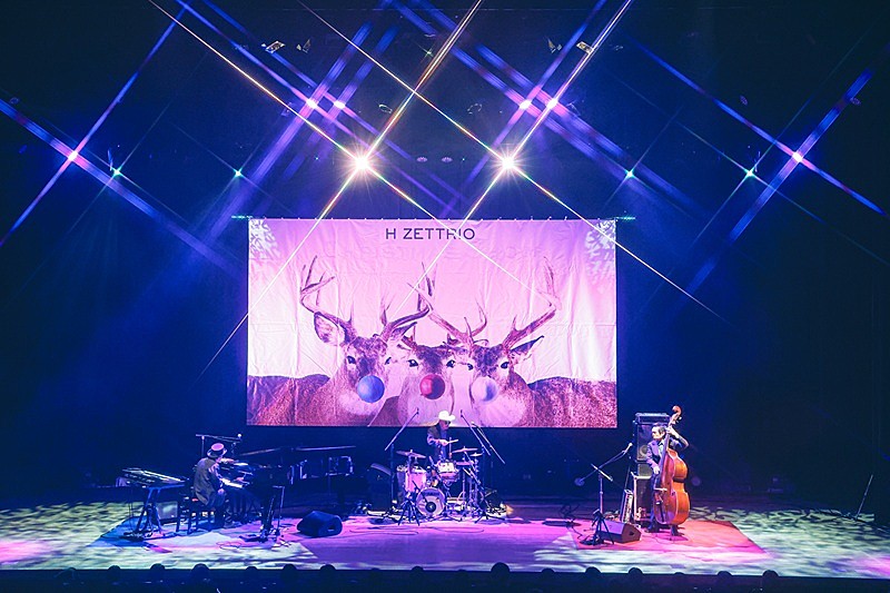 「H ZETTRIO、【年末一本締めクリスマスSP】渋谷公演レポート到着＆2026年で10周年の【こどもの日SPライブ】開催決定」1枚目/16