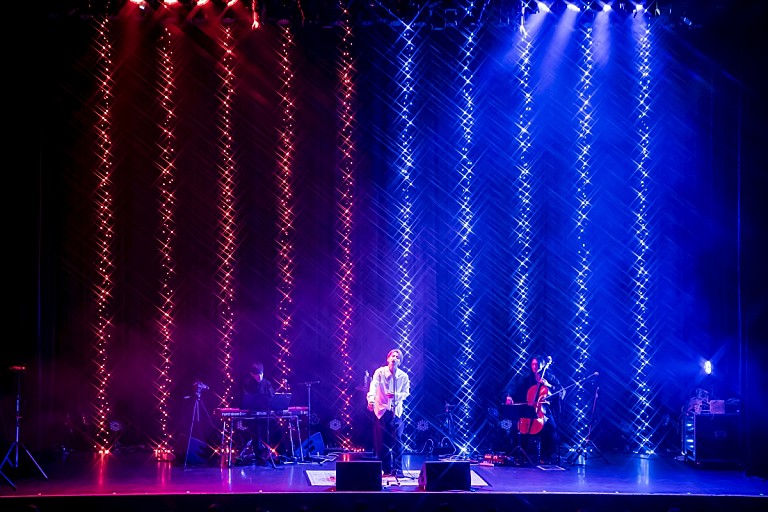 れん「＜ライブレポート＞れん、温かな雰囲気に包まれて情緒豊かな歌声を贈った【X’mas Acoustic LIVE】」