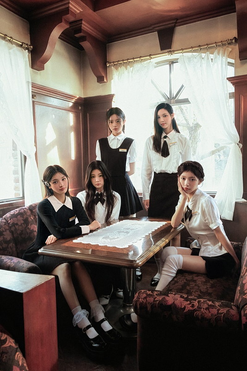 「ILLIT、レトロモダンな「Sunday Morning」コンセプトフォトを公開」1枚目/7