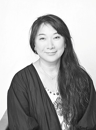 「村山由佳、最新作『DANGER』は芸術と戦争に挑んだ入魂の一冊に」