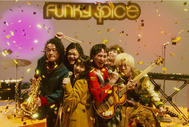 「BREIMENの演奏×TOMOOの存在感が絡み合う、コラボ曲「ファンキースパイス」MV公開」1枚目/5