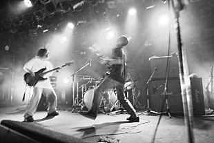 「＜ライブレポート＞Nikoんが放つ陰影と衝動、DJ TOMMY ／a flood of circleを迎えた自主企画イベント【新春謝罪会見】開催」