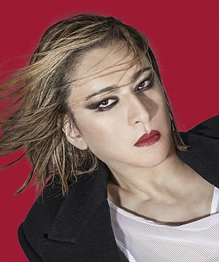 「YOSHIKI、サウジアラビアでの最新コンサートをWOWOWで独占放送＆配信決定」