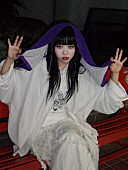 「紫 今、雑誌『装苑』にてファッションコラム「10のアイテムと10のはなし」連載」1枚目/2