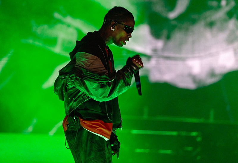 トラヴィス・スコット、クリストファー・ノーラン監督最新作『オデュッセイア』出演シーンが新予告編で初披露 