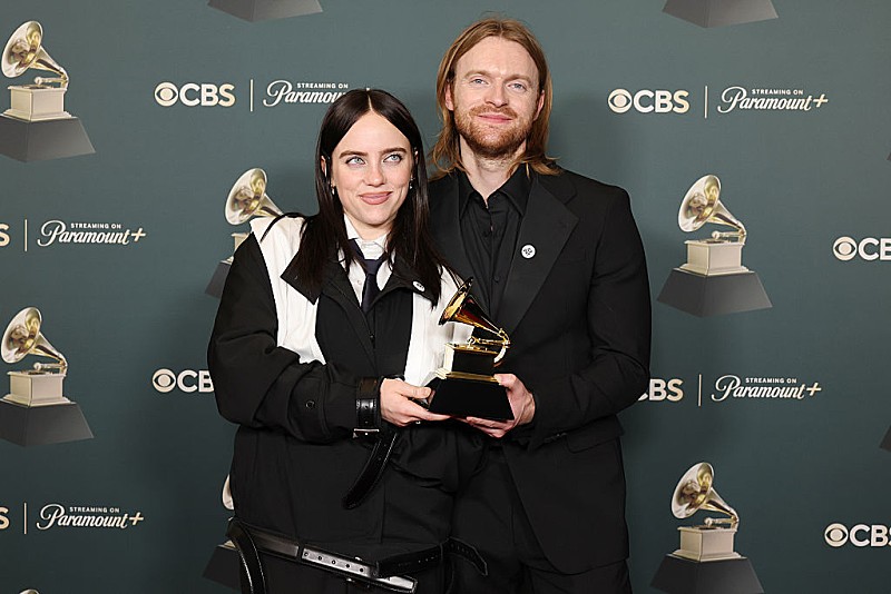 「フィニアス、妹ビリー・アイリッシュの【グラミー賞】スピーチに憤る“非常に影響力のある年配の白人男性たち”を批判」1枚目/1