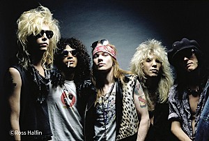 ガンズ・アンド・ローゼズ「ガンズ・アンド・ローゼズ、「Sweet Child O' Mine」など名曲を振り返るYouTube特別番組が配信 」