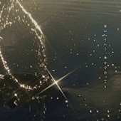 「「泡沫」ミュージック・ビデオ場面写真」5枚目/8