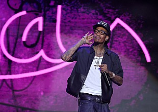 「ウィズ・カリファ、父の死を受け追悼メッセージを投稿」