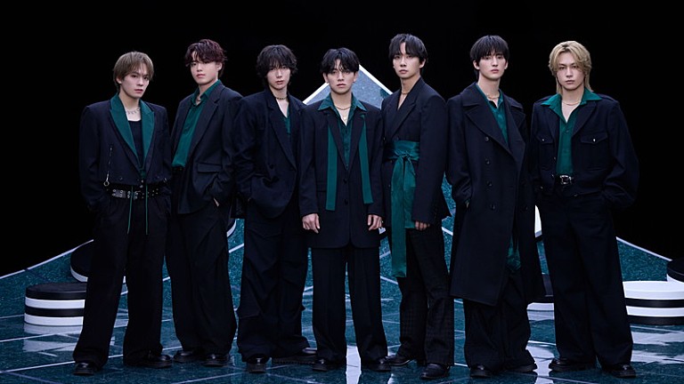 Travis Japan「Travis Japan、新曲「陰ニモ日向ニモ」MVで“二面性”を表現」