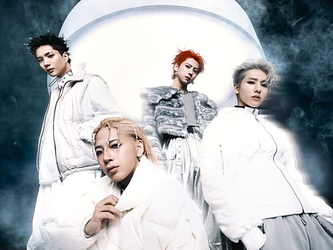 「OWV、“覚悟の点火”を表現した新ビジュアル＆ニューシングル『ROCKET MODE』ジャケット公開」1枚目/5