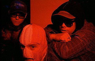 「ニーキャップ、新曲「Smugglers &amp; Scholars」でアイルランド革命期を回想」