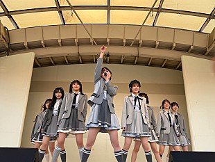 「RE-GE、メジャーデビューに向けたフリーライブツアー開幕　初MVを追ったメイキング映像も解禁」