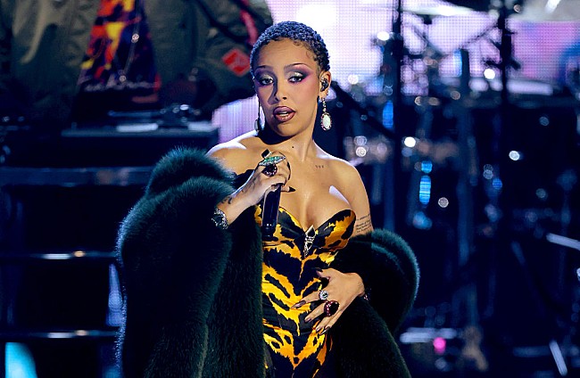 「ドージャ・キャット、ティモシー・シャラメのバレエ・オペラ批判に反論「めちゃくちゃ美しい」」1枚目/1