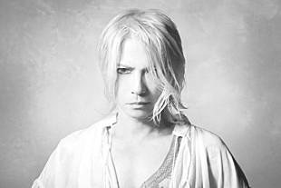 「HYDE、ニューアルバム『JEKYLL』収録曲の「SMILING」MVに ももクロの百田夏菜子が出演」