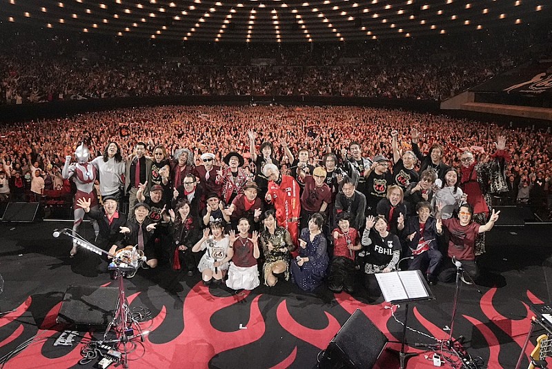 「小泉今日子／吉井和哉ら丙午生まれのミュージシャンが集結、10年に一度の特別公演【ROOTS66】終幕「また10年後、笑顔で」」1枚目/3
