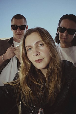 「ジャングル、ニューAL『サンシャイン』より「Carry On」解禁」