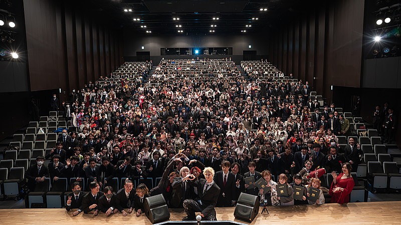 MON7Aが同世代の卒業式をサプライズ訪問、ドキュメンタリー映像公開