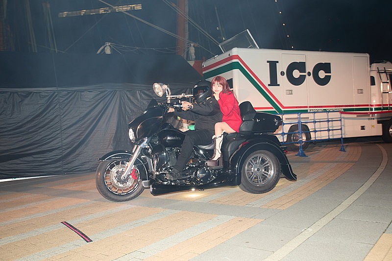 「アイナ・ジ・エンド【宴じゃ！～出航前の大宴会～】Photo by 岩澤高雄」2枚目/15