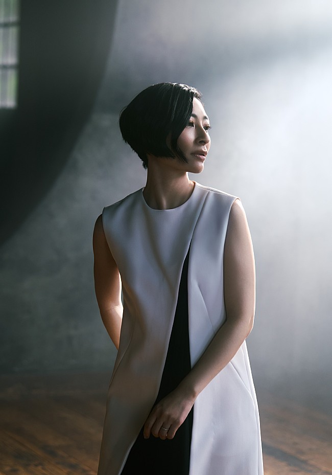 「坂本真綾、楽曲「時計」のMVに本人出演＆プレミア公開」1枚目/2