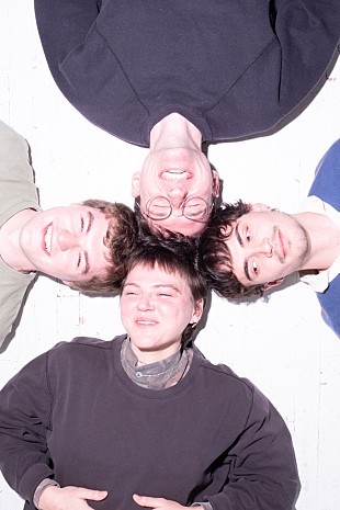 「フリコ、新曲「Still Around」公開」