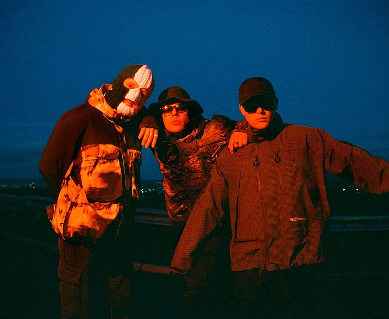 「ニーキャップ、ニューAL『フェニアン』よりタイトル曲のシュールなMV解禁」1枚目/2