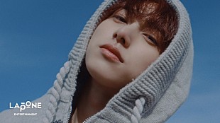 「INI、スポーツコアなファッションで踊る「All 4 U」MVはストーリー仕立て」