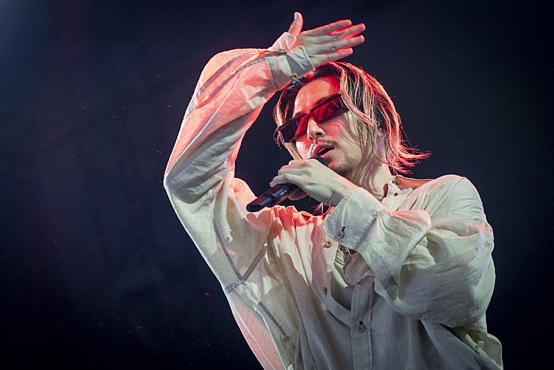 「＜ライブレポート＞藤井 風、ジャパニーズ・ヴァイブスでコーチェラを席巻　大舞台でも揺るがぬハイヤーセルフの精神」1枚目/1