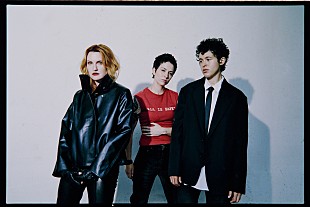 「MUNA、エモーショナルな新曲「So What」MV公開」