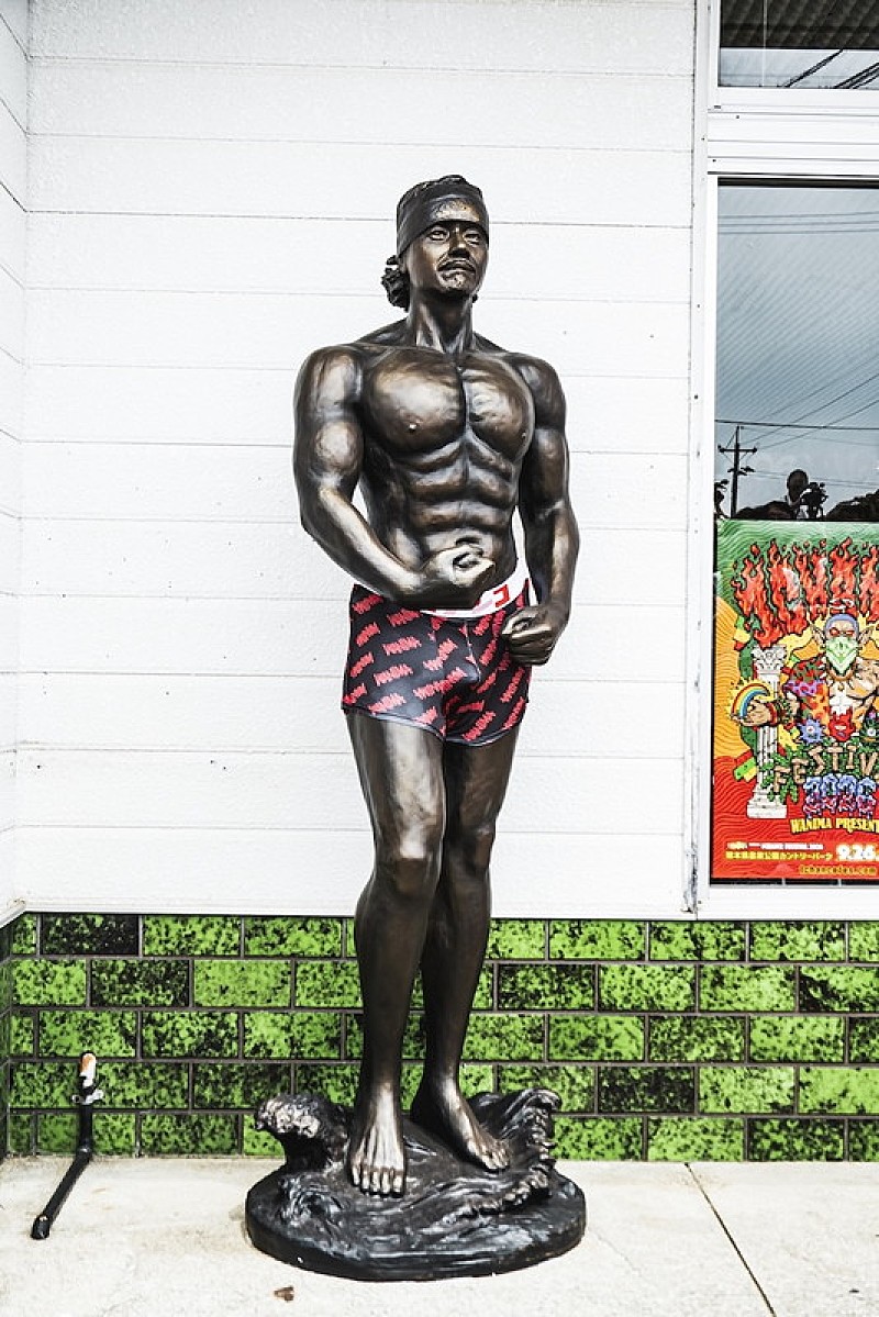 「KO-SHIN（g,cho）銅像」2枚目/5