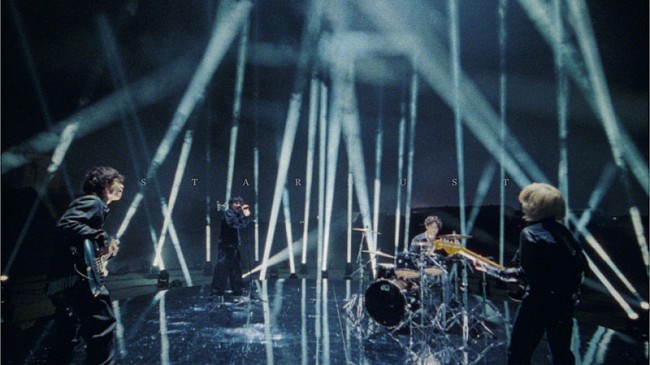 「Official髭男dism、ワンカットで「スターダスト」パフォーマンスするMV公開」1枚目/4