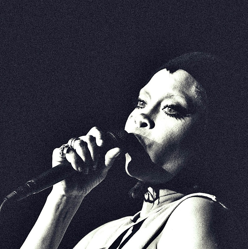 「エリカ・バドゥ、ビルボードライブ公演決定＆【SOUL CAMP 2026】にヘッドライナー出演」1枚目/3