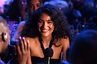 「オリヴィア・ディーン、「Man I Need」がSpotifyで10億再生を突破」