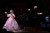 「＜ライブレポート＞倉木麻衣、3年ぶりのシンフォニックコンサート　最新曲から洋楽カバーまで、フルオーケストラと溶け合う繊細な歌で観客を魅了」1枚目/5