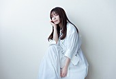「miwa、新事務所HP＆新アーティスト写真を公開　8月から弾き語りツアー【acoguissimo 6】開催」1枚目/1