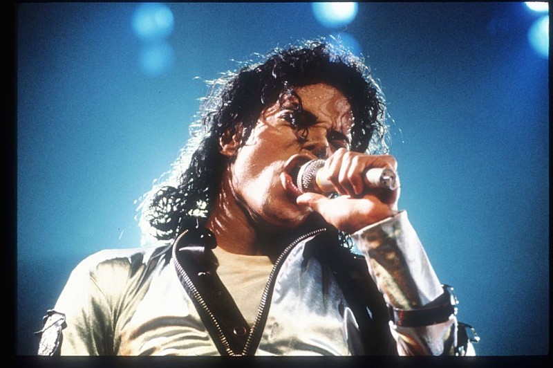 「故マイケル・ジャクソン、全米で伝記映画公開後にストリーミング週間記録を大幅更新し多数の楽曲がチャート入り」1枚目/1
