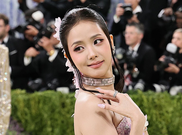 ＪＩＳＯＯ「BLACKPINKジス、ソロ・デビューALで“新たな一面”と“より幅広い音楽”を披露すると語る」