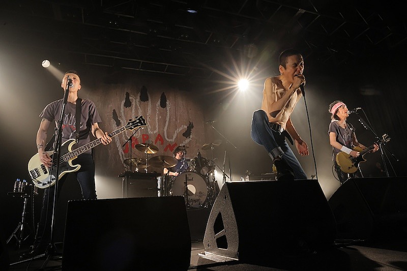 「ザ・クロマニヨンズ、47都道府県ツアー完遂　7月には同ツアーのライブアルバム発売」1枚目/3