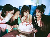 「LE SSERAFIM、幼少期の思い出の中へ招くコンセプトフォト＆フィルム「PEONY ROOM」公開」1枚目/6