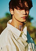 「【ビルボード】神谷健太（THE RAMPAGE）1st写真集 『光と影』2度目の文化書籍チャート首位 きゅるりんってしてみてが追う」1枚目/1